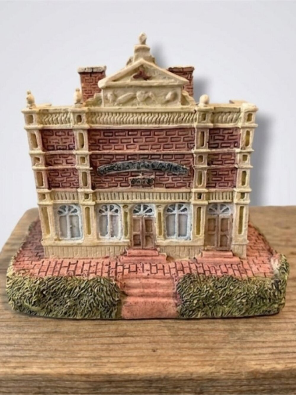 Miniature Vintage Harmony Grove Collection Merchants & Farmers Bank Vintage 1992